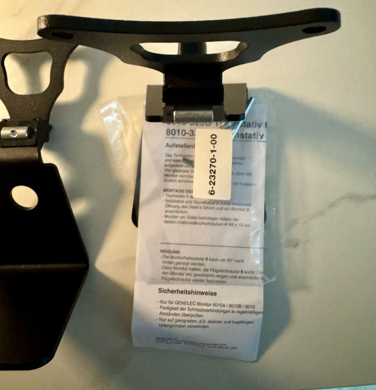 제네렉 8010-320B 스탠드 이미지