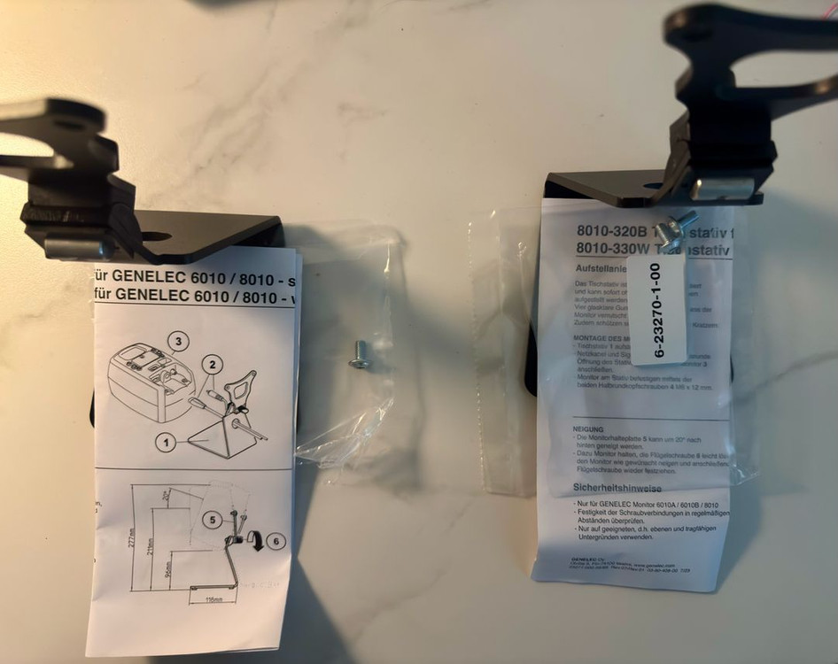 제네렉 8010-320B 스탠드 이미지