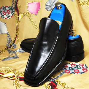 이태리명품 페라가모 블랙 카프스킨 U팁 스퀘어토 로퍼 275 이미지