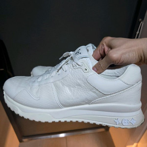 루이비통 스니커즈 265 이미지