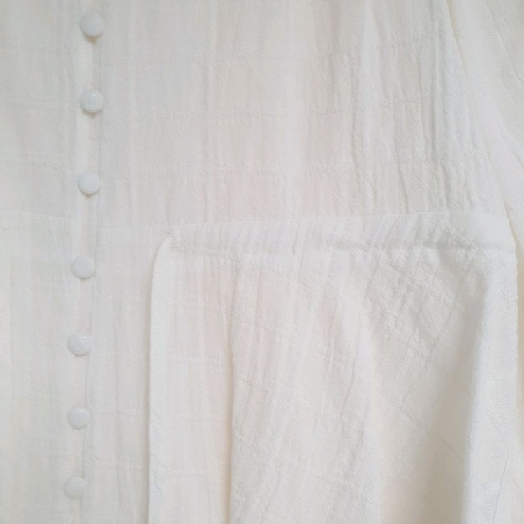 브이넥 콩단추 린넨 프릴 레이스 리본 블라우스 / 핫핑 리리앤코 육육걸즈 아뜨랑스 쇼퍼랜드 피터앤웬디 프리티영띵 이미지