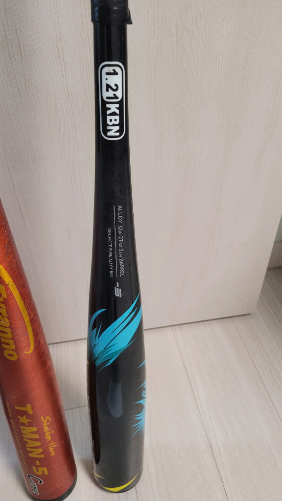 리판 오리 등 야구 배트 3자루 판매 이미지