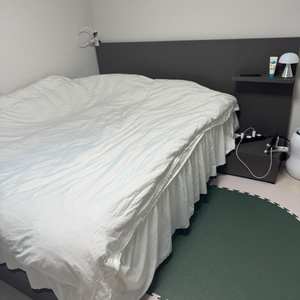 시몬스 침대 퀸 이미지