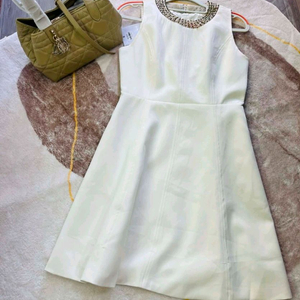 디올진주넥라인 원피스 이미지