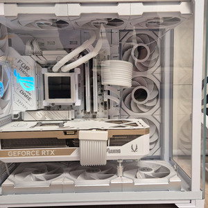 대구 화이트 9800x3d 5090 리안리 풀셋 판매합니다 이미지