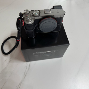 SONY A7CR 실버 바디 이미지