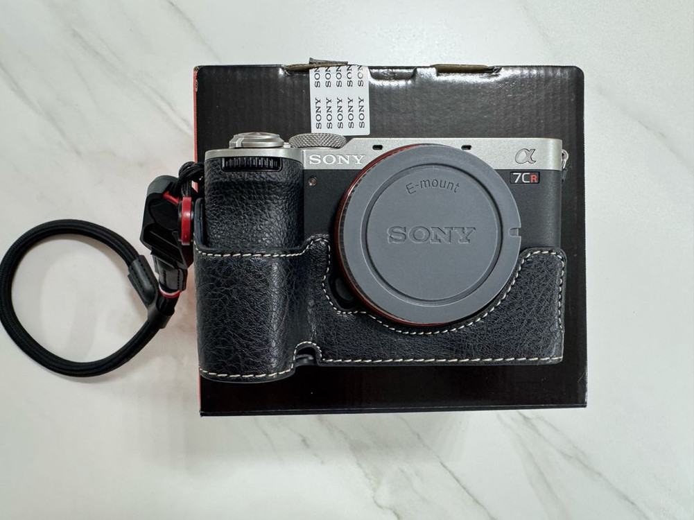 SONY A7CR 실버 바디 이미지