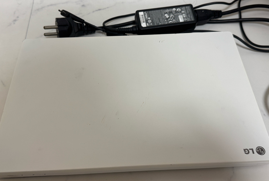 LG P21 노트북 이미지