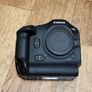 캐논 CANON EOS R1 미러리스 풀프레임 카메라