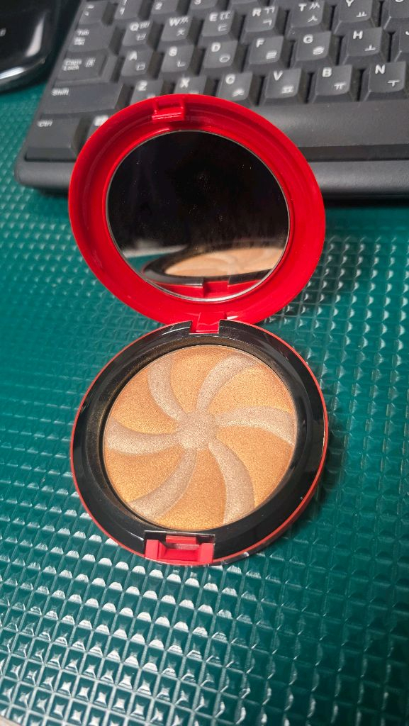 맥 하이퍼 리얼 글로우 듀오-스텝 브라이트 업 이미지