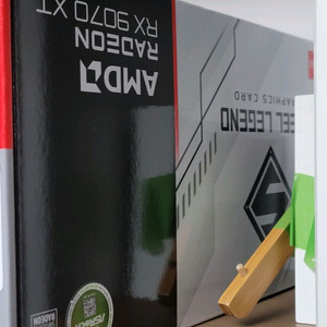 애즈락 라데온 RX 9070XT 스틸레전드 화이트 팝니다 이미지