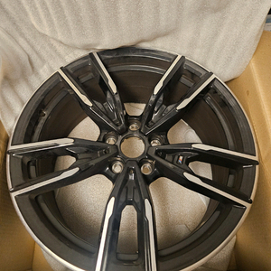 M340i 792M 19인치 순정 휠 앞뒤 세트 판매합니다 이미지