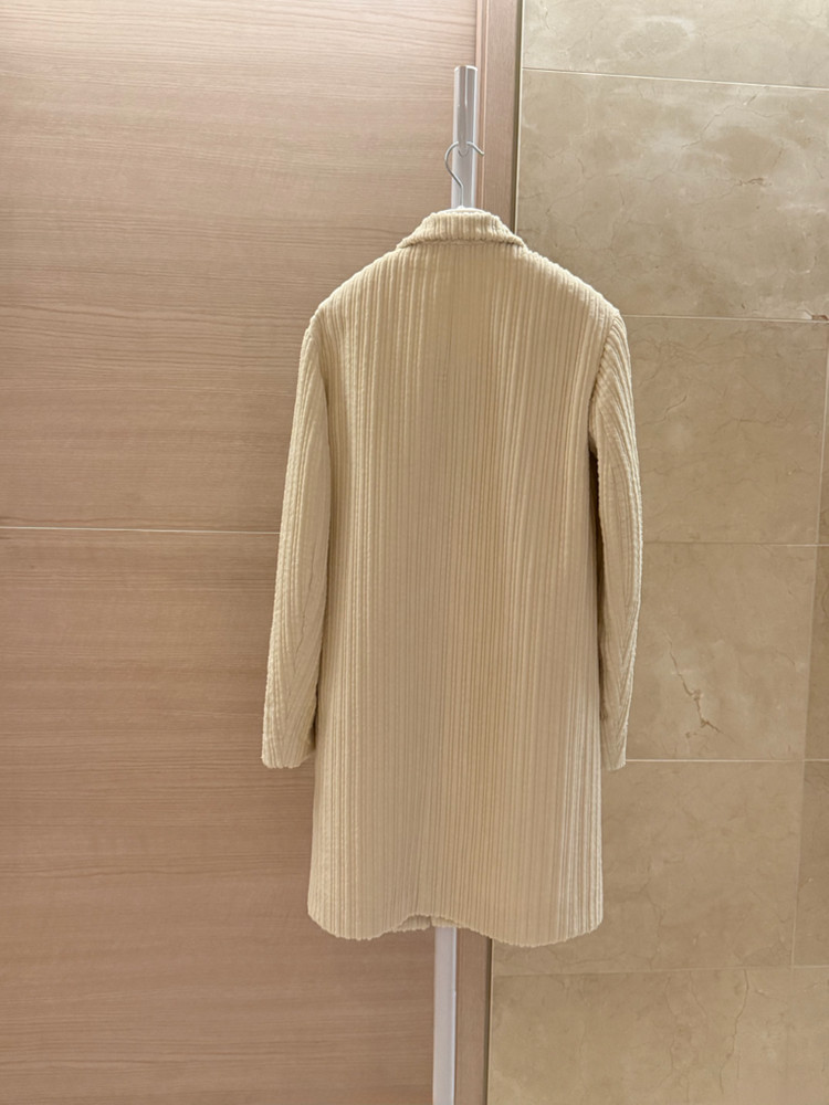 르메르 여성 코듀로이 코트 이미지