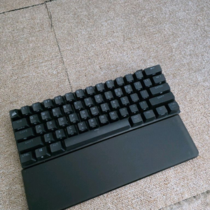 커세어 K70 PRO MINI wireless 무선 게이밍 키보드 + 아크릴 팜레스트 이미지