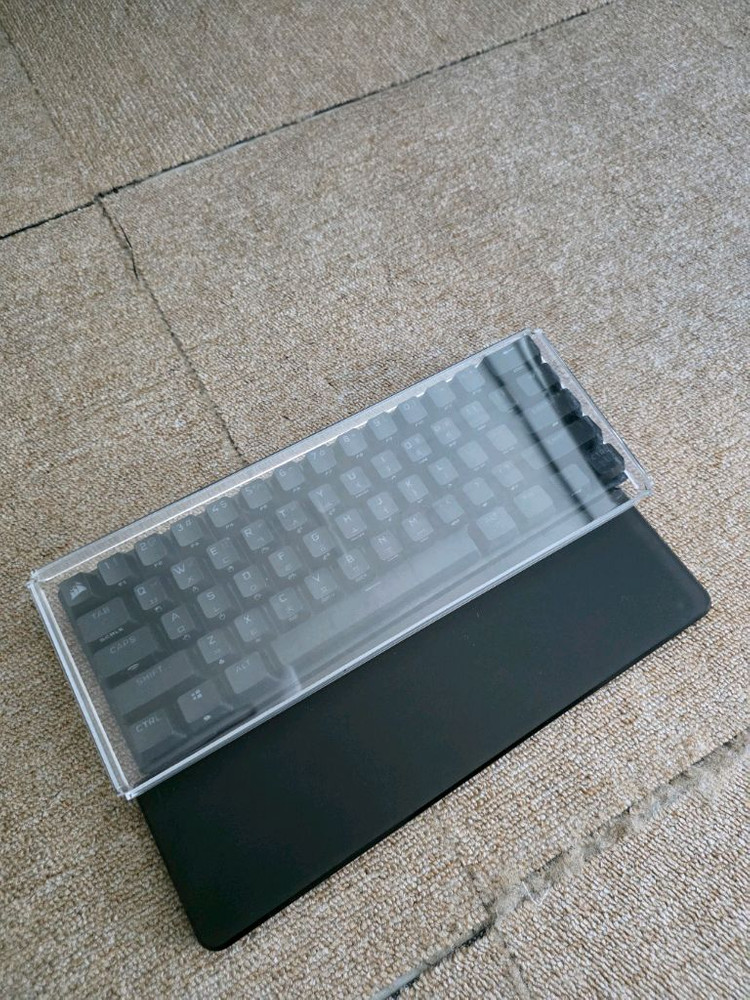 커세어 K70 PRO MINI wireless 무선 게이밍 키보드 + 아크릴 팜레스트 이미지