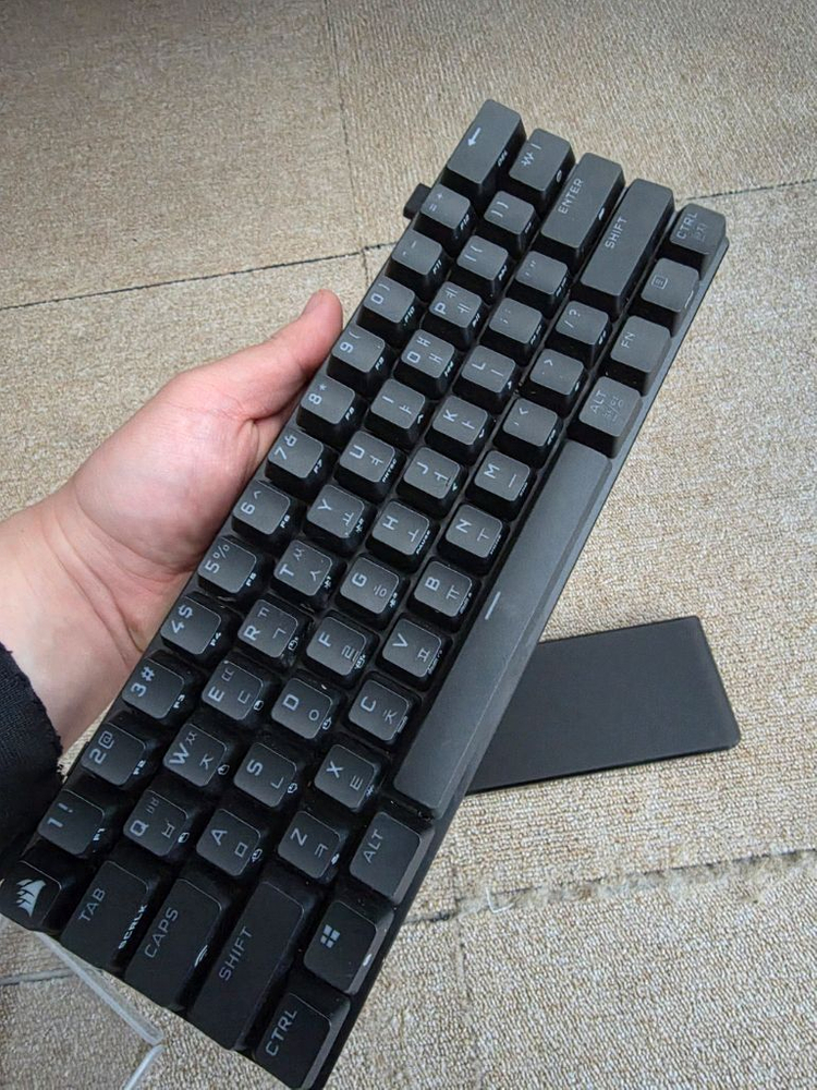 커세어 K70 PRO MINI wireless 무선 게이밍 키보드 + 아크릴 팜레스트 이미지