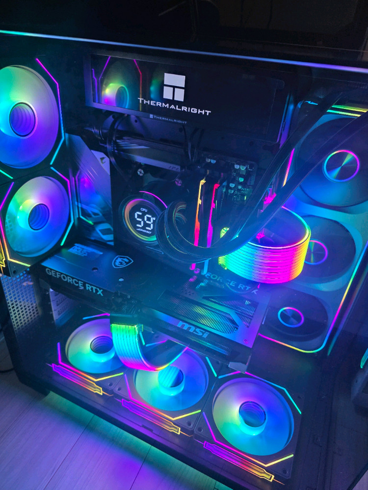 라이젠7 9800X3D RTX5080 신품감성본체 팝니다 이미지