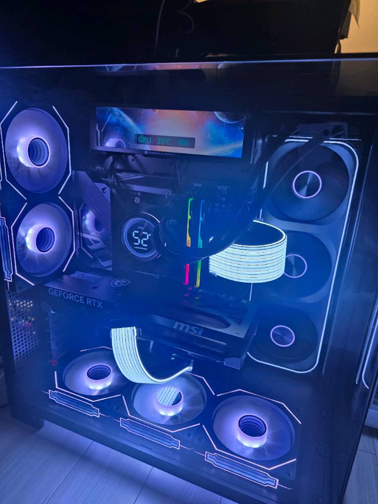 라이젠7 9800X3D RTX5080 신품감성본체 팝니다 이미지