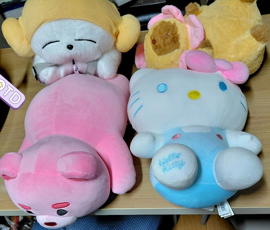 인형 헬로키티 짱구 도라에몽 치이카와 쿠로미 마이멜로디 핑구 마시마로 시나모롤 잔망루피 벨리곰 카피바라 팬더 이미지