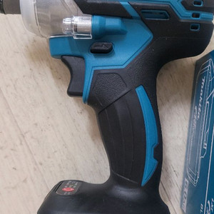마끼타 oem 임팩드릴 임팩렌치 18V 팝니다 이미지