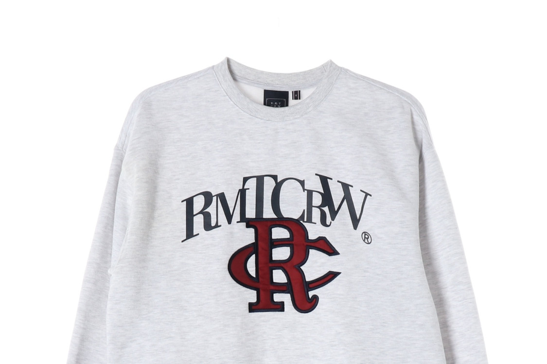 (새상품)로맨틱크라운 라이트그레이 애슬레틱 로고 크루넥 맨투맨 S 이미지