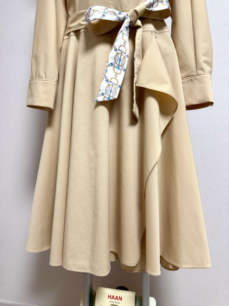 모조에스핀원피스 이미지