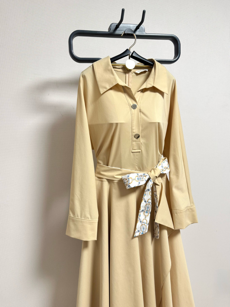 모조에스핀원피스 이미지