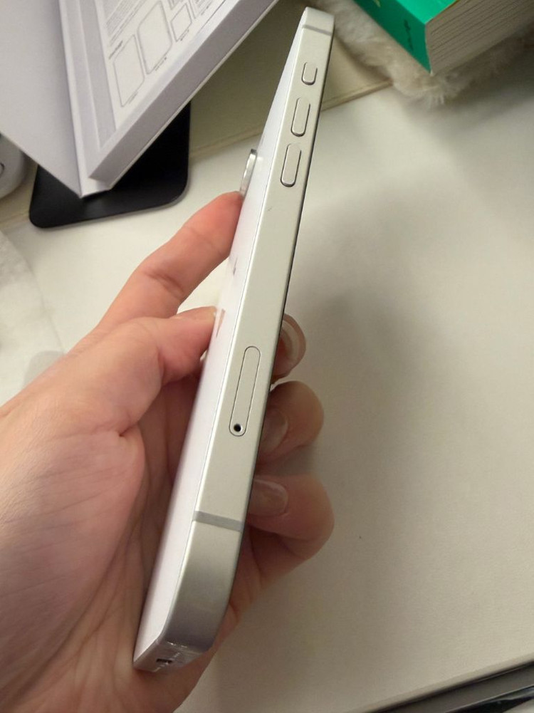 SS급)아이폰16e 256 풀박스 이미지