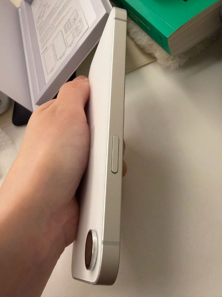 SS급)아이폰16e 256 풀박스 이미지