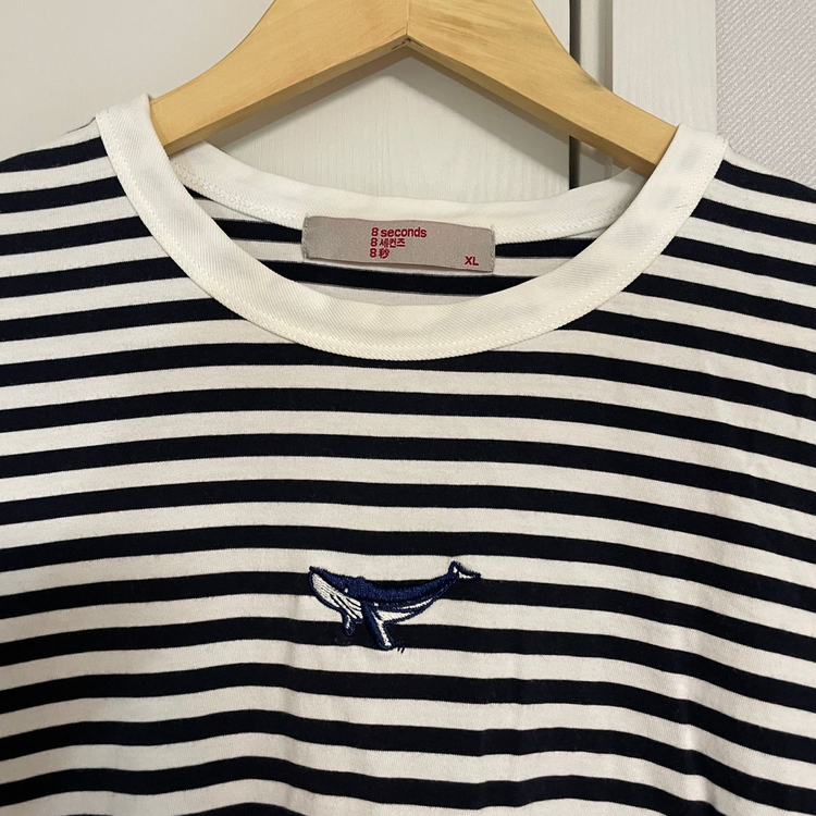 에잇세컨즈 고래 자수 스트라이프 반팔 티셔츠 XL 105 사이즈 팝니다. 이미지