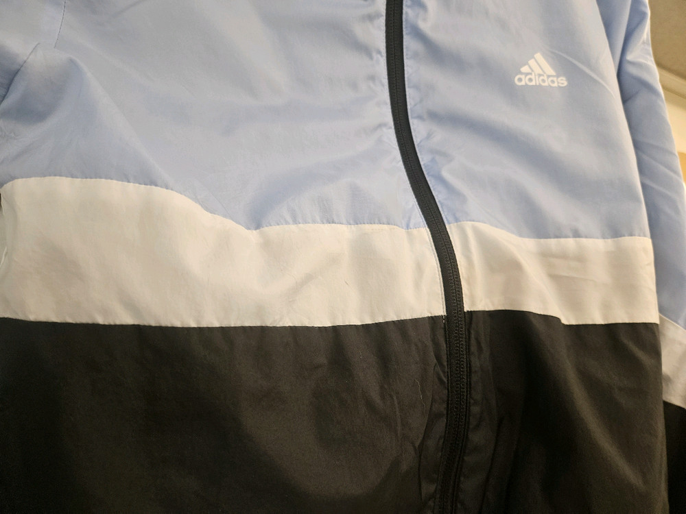 키즈 아디다스 바람막이 150판매해요. 이미지