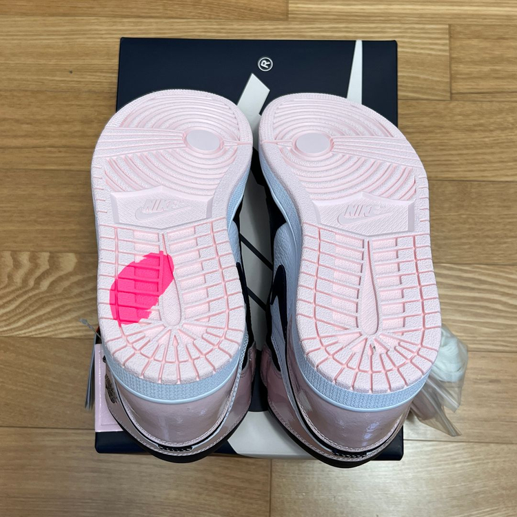 나이키 우먼스 조던1 하이 애트모스피어 240 버블검 핑크 새제품 Nike 스니커즈 운동화 신발 DD9335-641 이미지