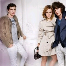 [버버리] 엠마왓슨 타프타소재의 투톤 랩스타일 트렌치코트 이미지