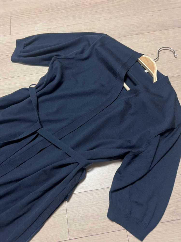 21년 한섬 더캐시미어 the cashmere 울 캐시미어 백 플리츠 니트 롱원피스 벨트 반팔 네이비 이미지