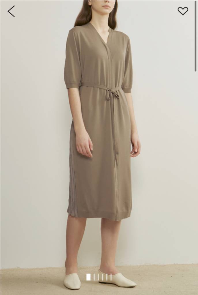 21년 한섬 더캐시미어 the cashmere 울 캐시미어 백 플리츠 니트 롱원피스 벨트 반팔 네이비 이미지