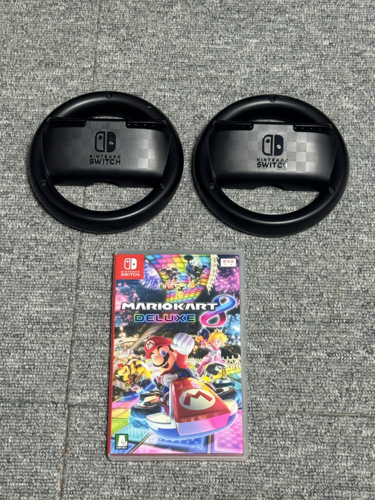닌텐도 스위치 마리오 카트 8 디럭스 + 닌텐도 정품 핸드 2개 세트 이미지