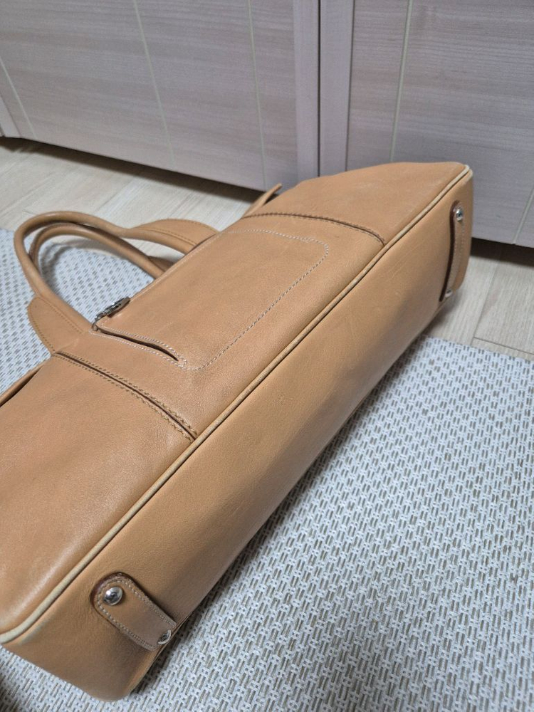 (정품) 페라가모 간니치 토트백 살바토레 페라가모 빅토트 이미지