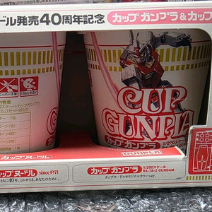 컵누들 40주년 RX-78-2 건담 프라모델 한정판 이미지