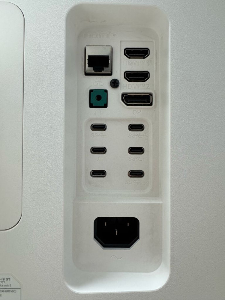 LG UltraFine Display 40U990AW 5K 썬더볼트 5 모니터 이미지