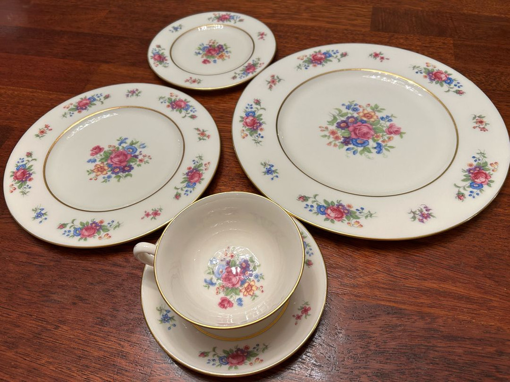 레녹스 로즈 총 5피스예요(미국산) 이미지