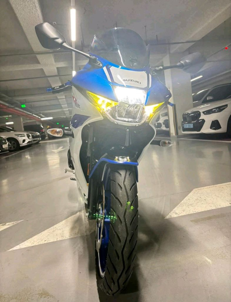 스즈키 gsxr 125 이미지