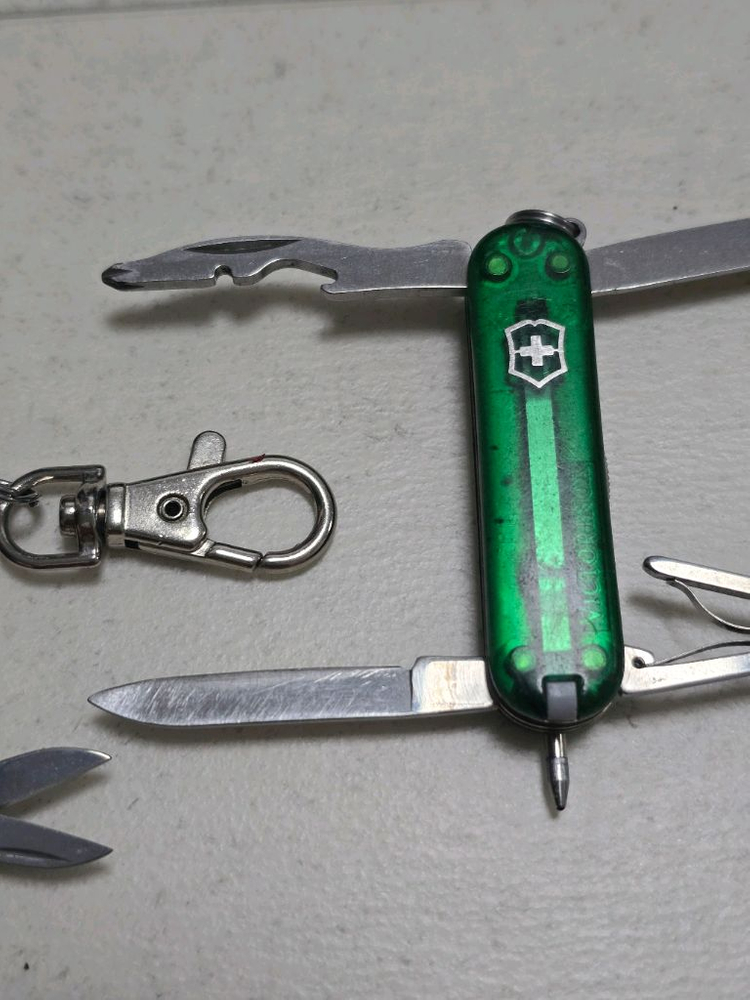 빅토리녹스 램블러 볼펜기능 와 클래식 SD 이미지