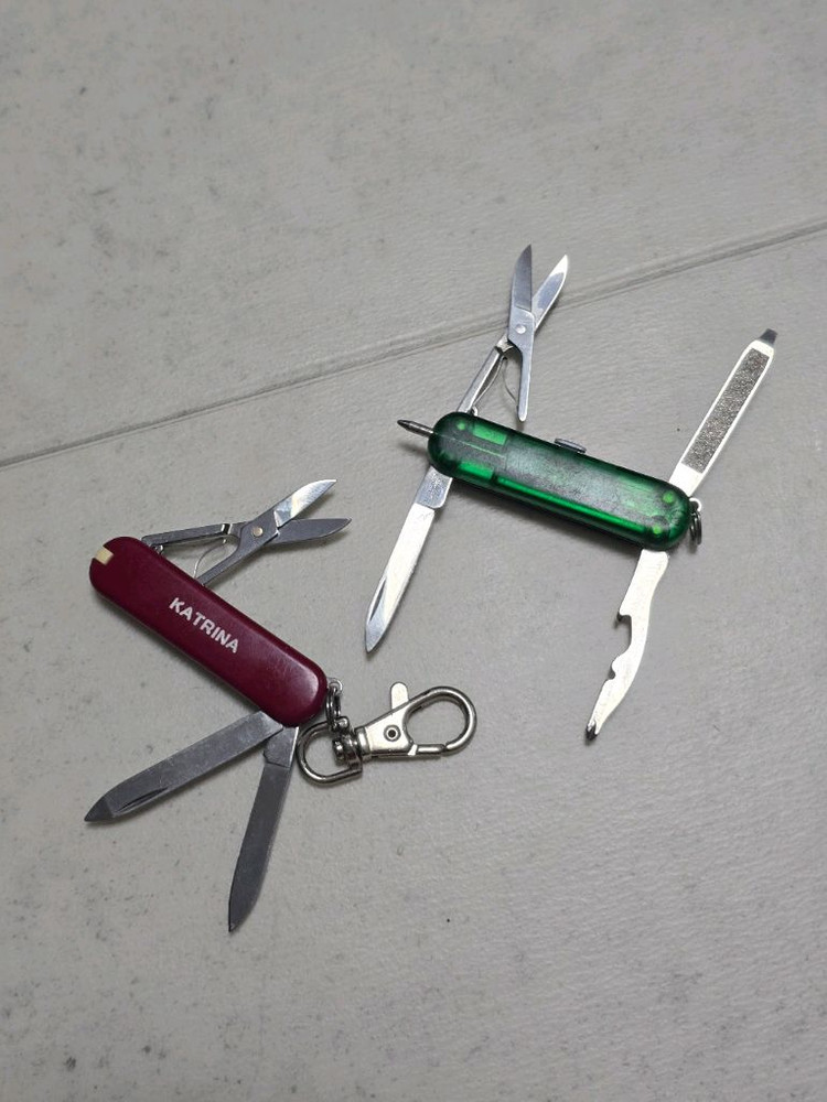 빅토리녹스 램블러 볼펜기능 와 클래식 SD 이미지