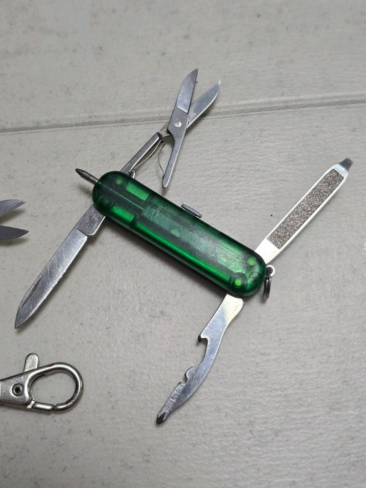 빅토리녹스 램블러 볼펜기능 와 클래식 SD 이미지