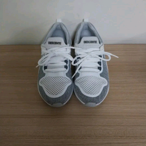 여성 데상트 엔지니어드 운동화 (240) 이미지