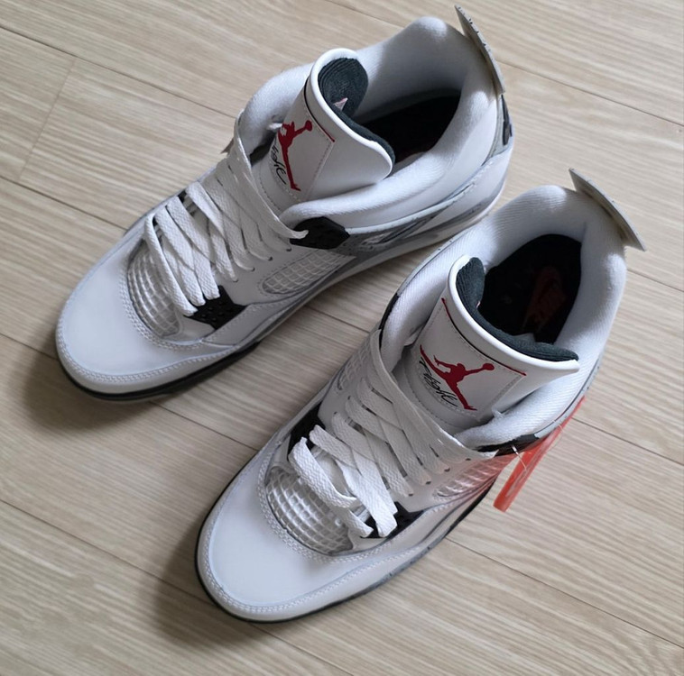 에어조던 4 레트로 OG 화이트 시멘트 2025 이미지