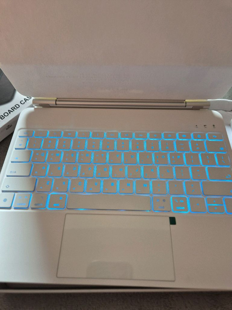 구조독 아이패드 12.9 키보드 케이스 A1890 화이트 새상품 한영 키 이미지