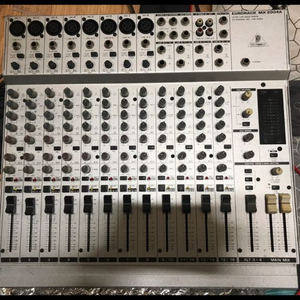 베링거 MX2004A 믹싱콘솔 이미지