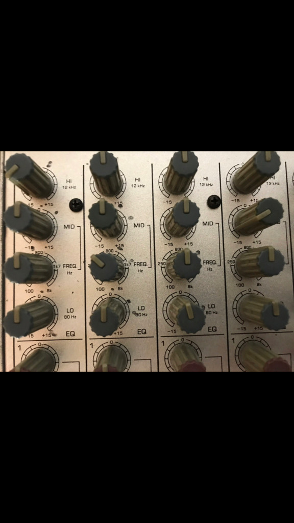 베링거 MX2004A 믹싱콘솔 이미지