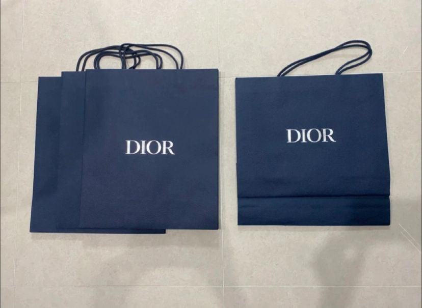 명품쇼핑백 이미지